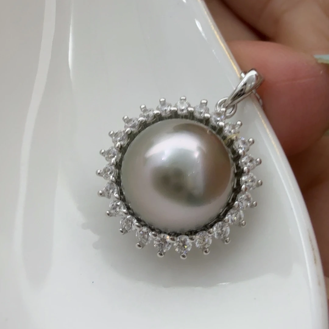 未镶嵌海水珍珠颈饰