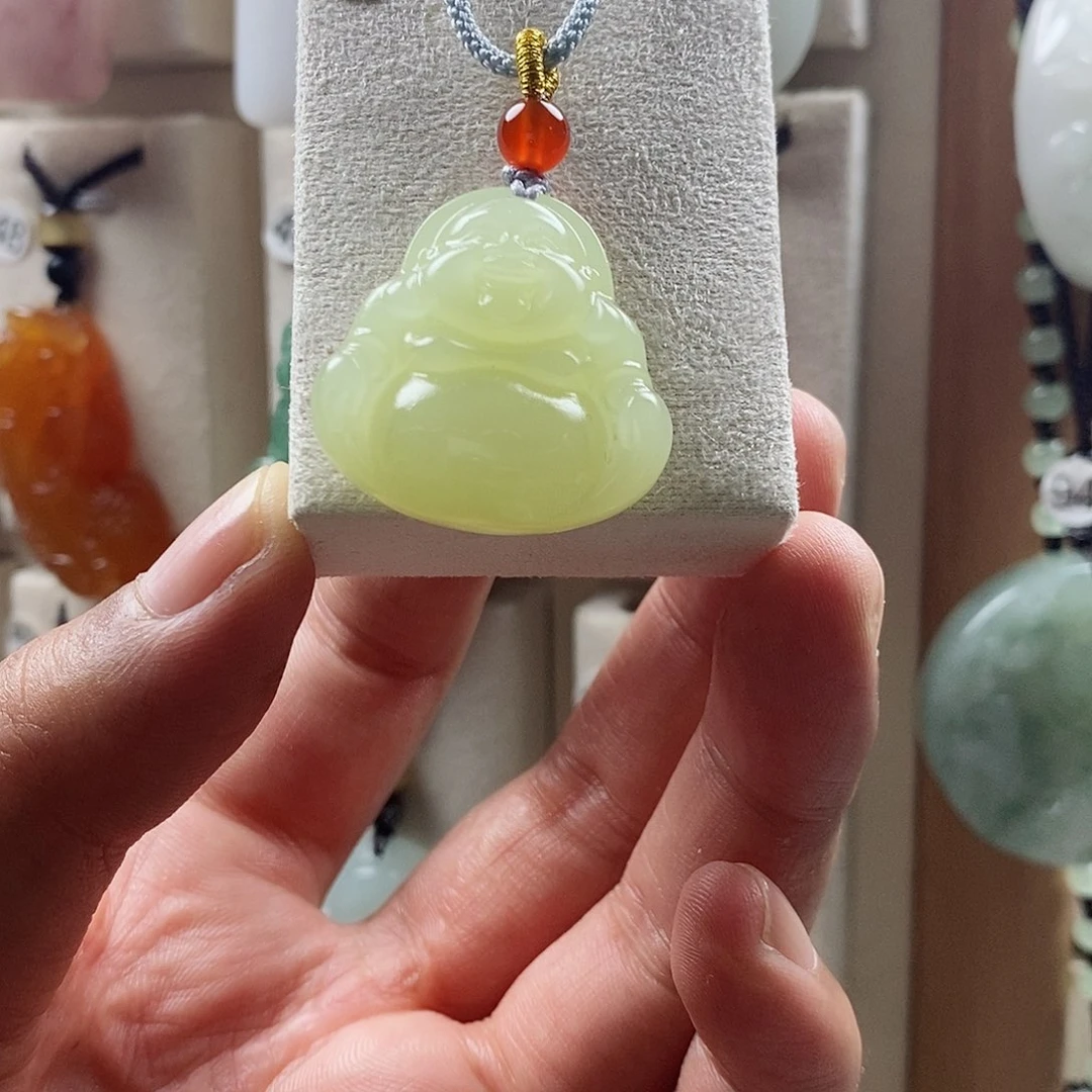 石英质玉未镶嵌颈饰