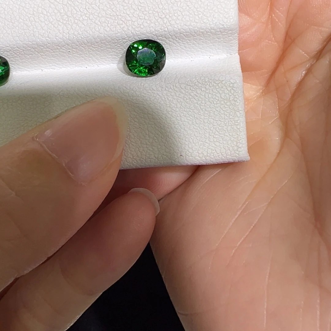 ****咪珠宝半成品未镶嵌石榴石（沙弗莱）1.36ct