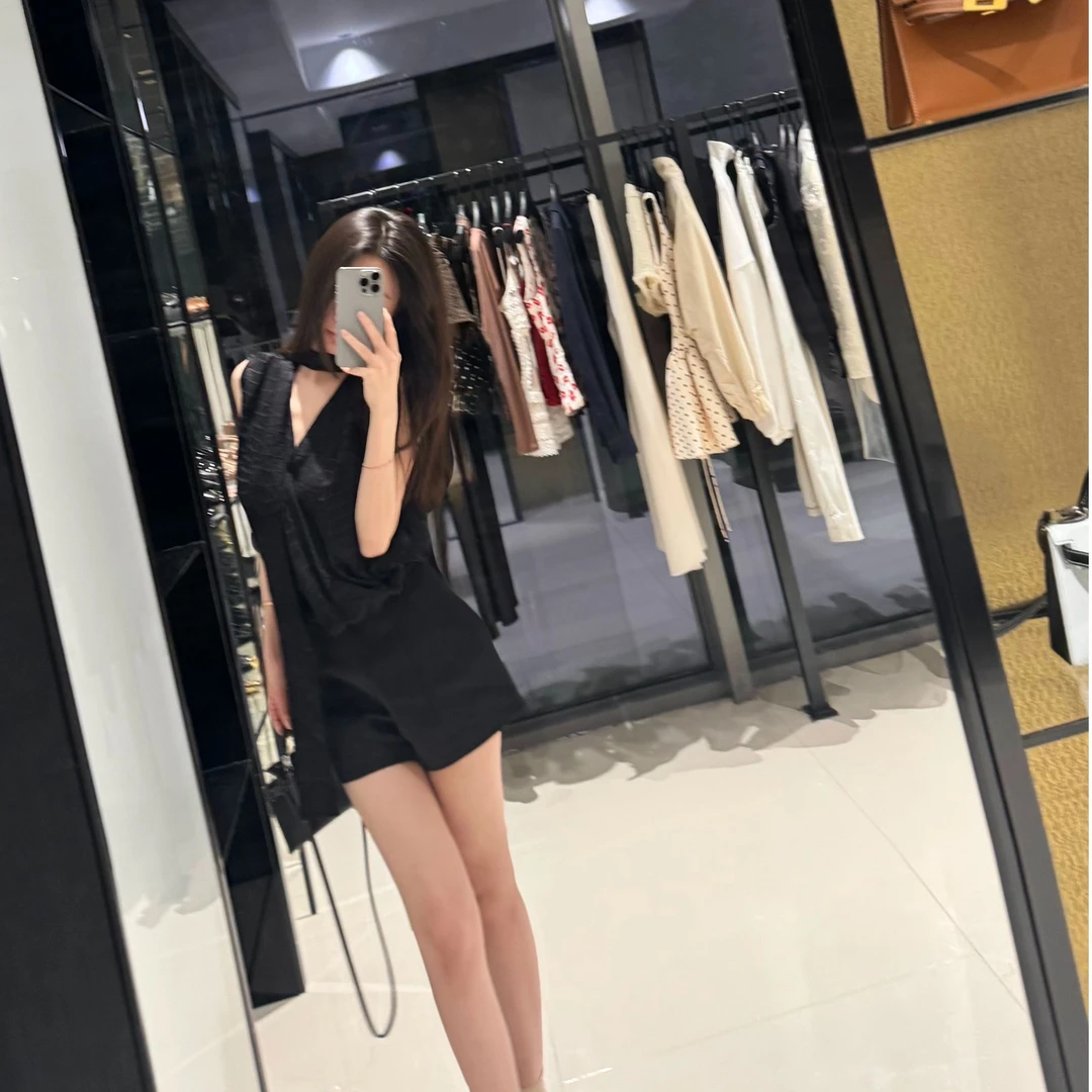 kickylun·设计感纹路黑上衣