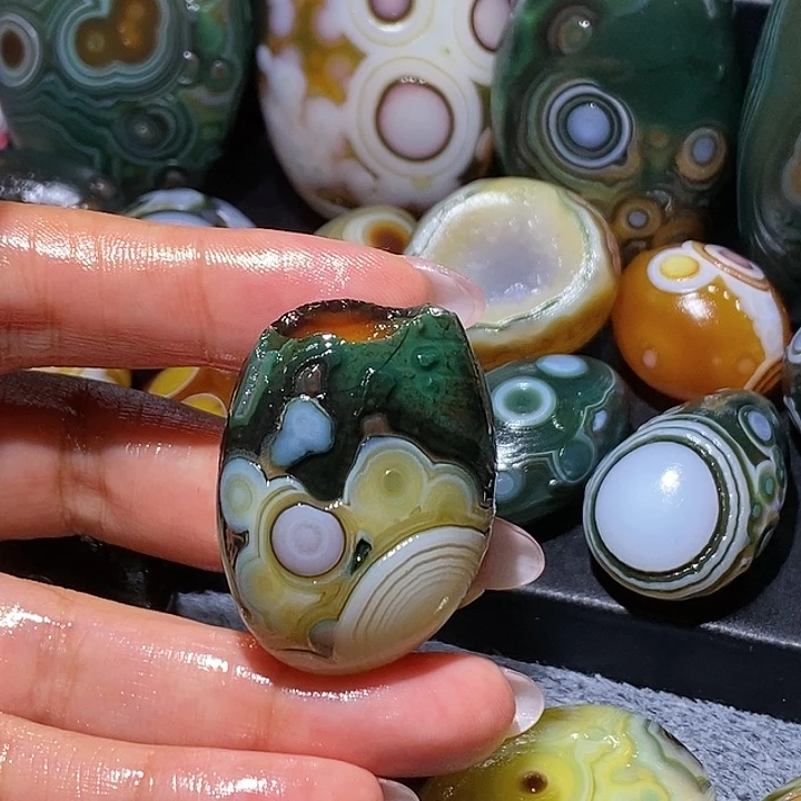 玛瑙/玉髓未镶嵌珠宝奇石33