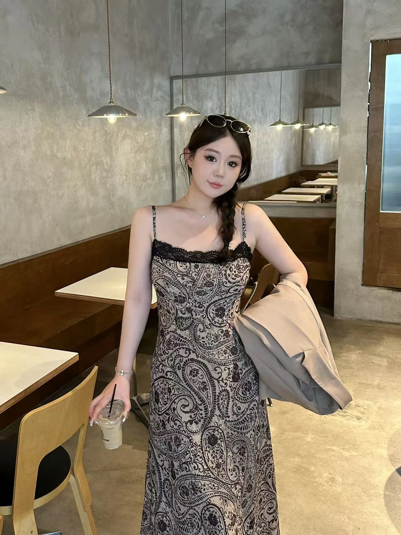 琪琪怪怪大码女装【赛特庄园】时尚蕾丝拼接印花吊带连衣裙D37476QQ