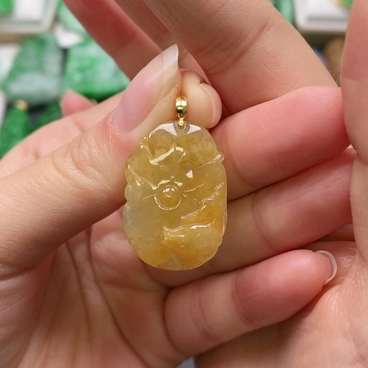 翡翠颈饰未镶嵌吊坠