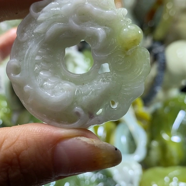 岫玉未镶嵌岫玉吊坠