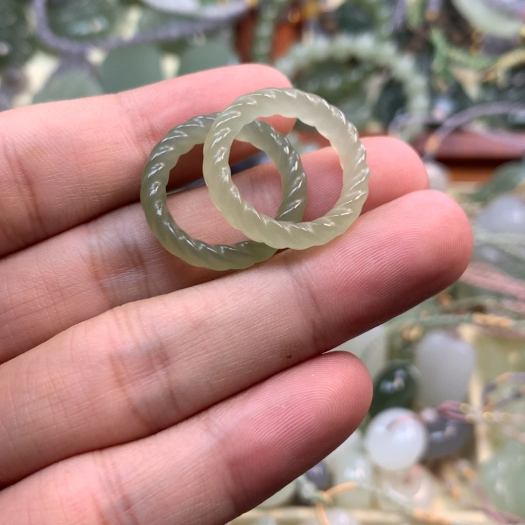 【闪购商品】颈饰未镶嵌和田玉