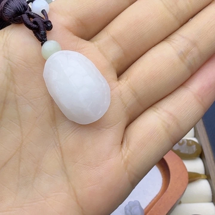 兜***米和田玉（糖玉）未镶嵌车挂