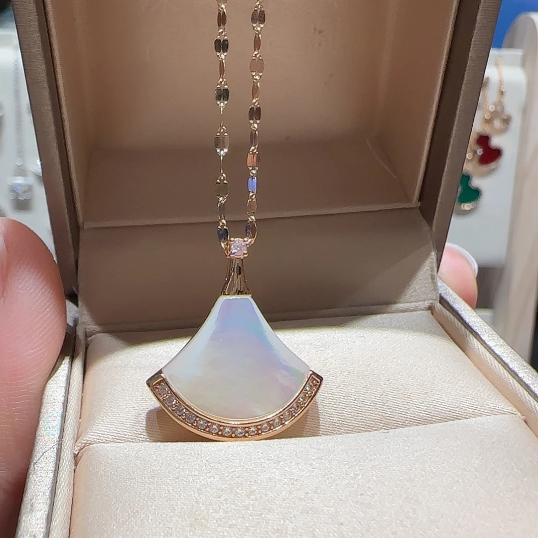18K金镶嵌贝壳（贝母）项链项链
