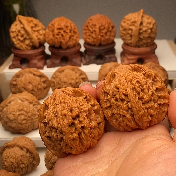 文玩核桃吊坠虎头42全品