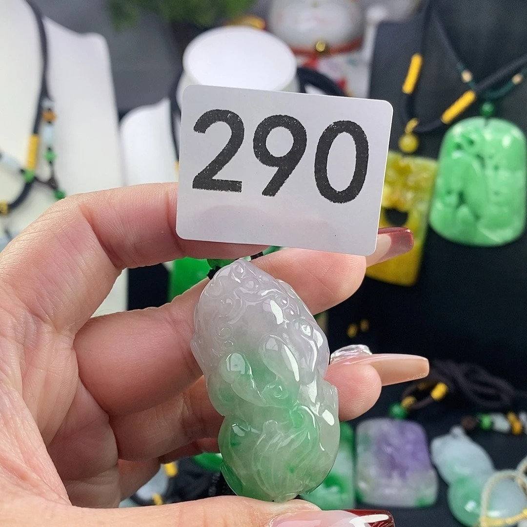 翡翠未镶嵌吊坠(赠链)