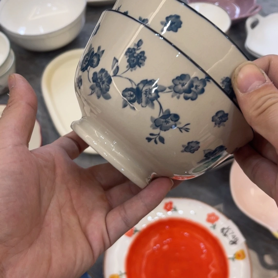 陶瓷微瑕餐具介意勿拍，满18飞！