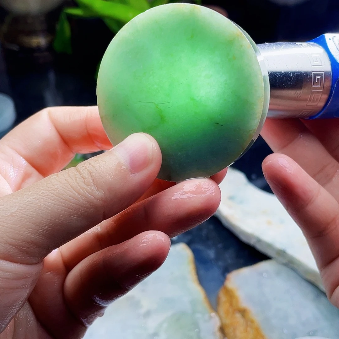 翡翠未镶嵌颈饰毛料5