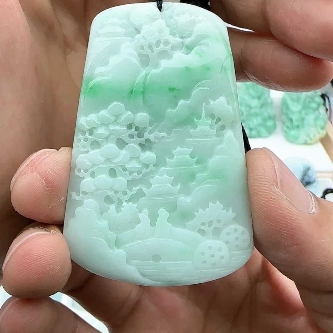 翡翠颈饰未镶嵌翡翠