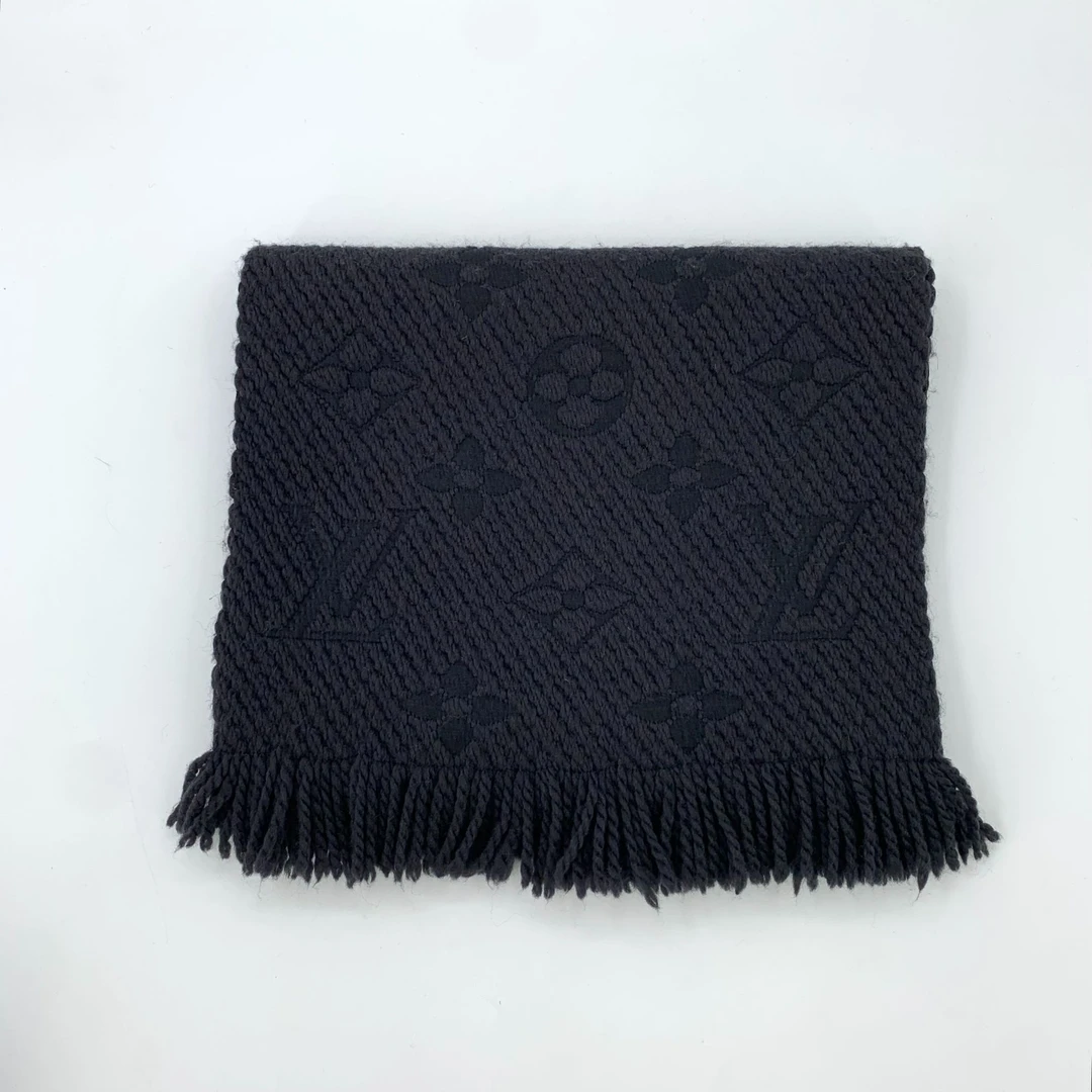 99新 LouisVuitton/路易威登  H13184 深灰色流苏围巾 32*116cm