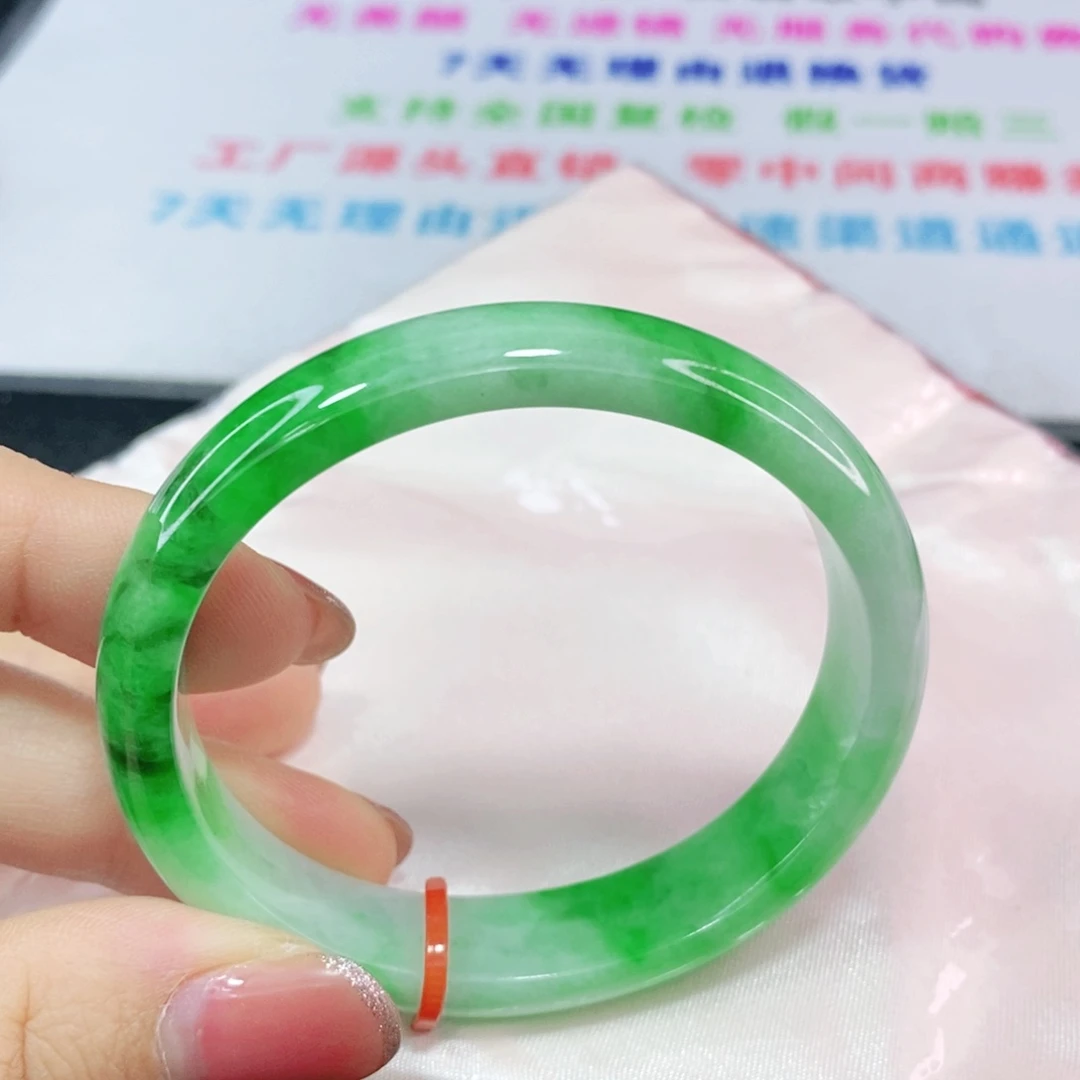 未镶嵌手镯（贵妃镯）翡翠53.3圈
