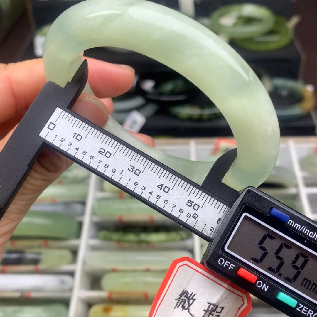 蛇纹石玉未镶嵌手镯919