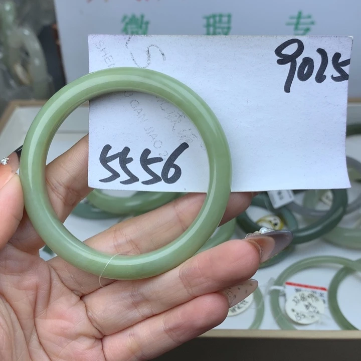 未镶嵌手镯和田玉孤**赏