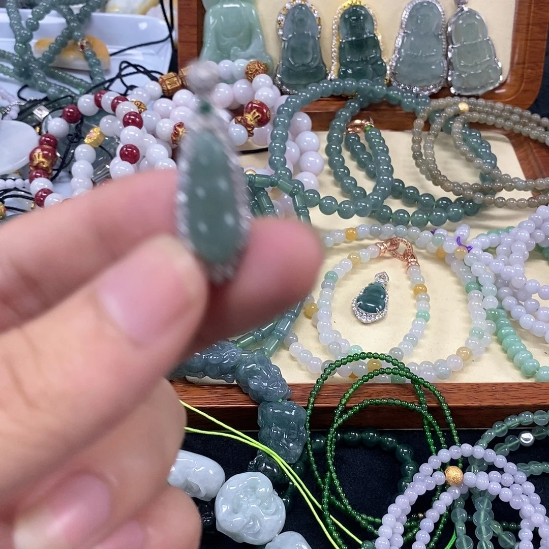 颈饰未镶嵌翡翠天然翡翠