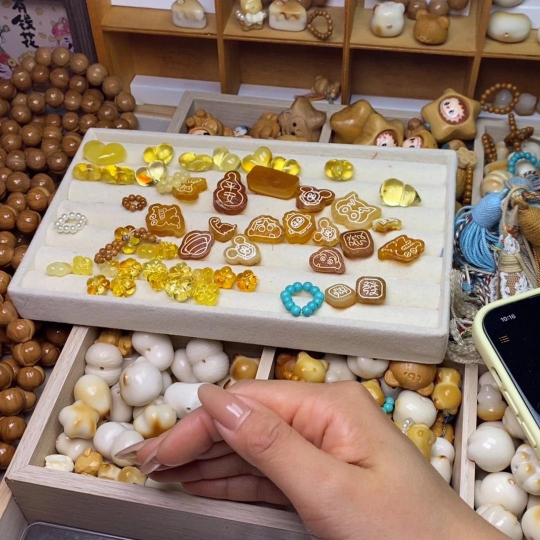 吊坠猴头核桃1.03克福牌恐龙