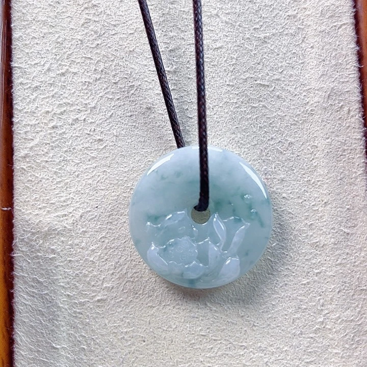 翡翠未镶嵌颈饰孤品