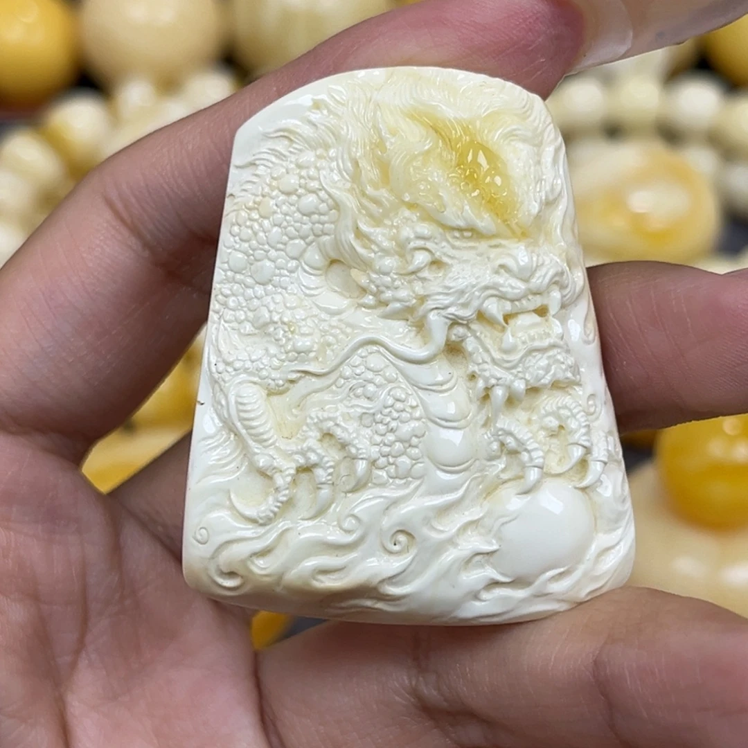 手串琥珀未镶嵌……