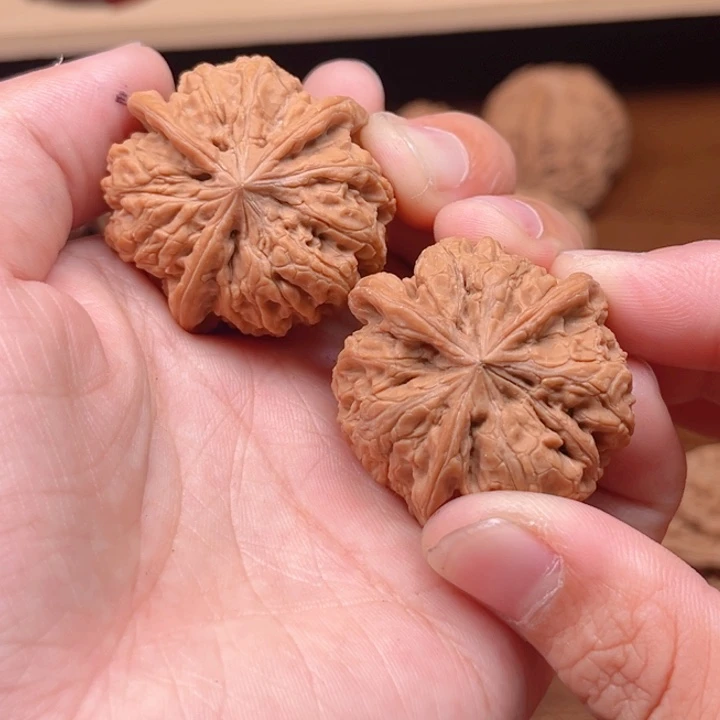 文玩核桃吊坠雨花石