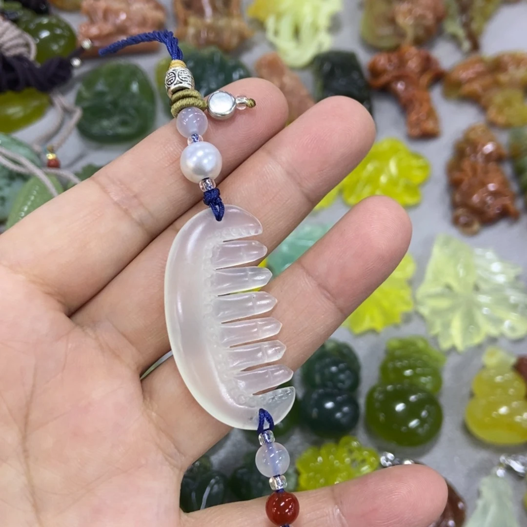 未镶嵌蛇纹石玉挂件
