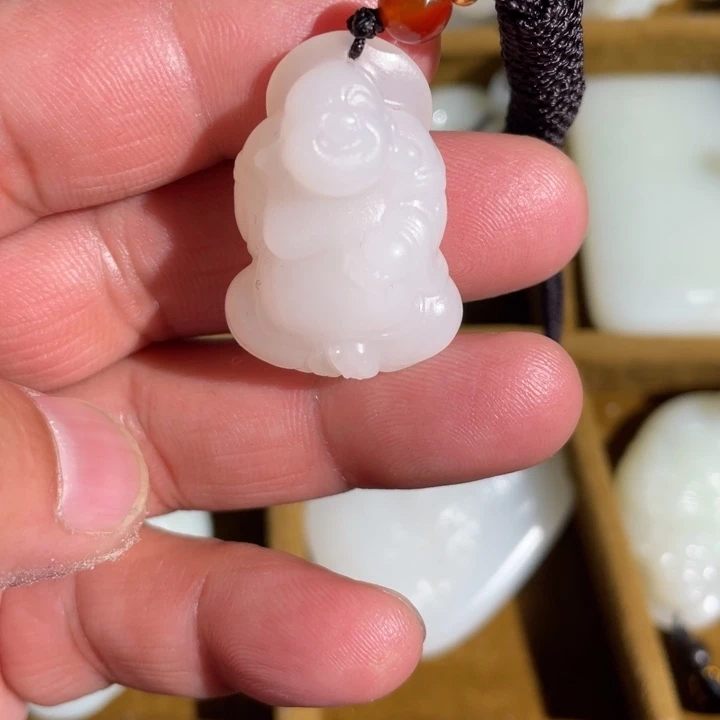 和田玉（糖玉）未镶嵌颈饰