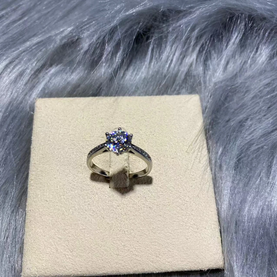 带包装  周家微镶六爪一克拉戒指.H