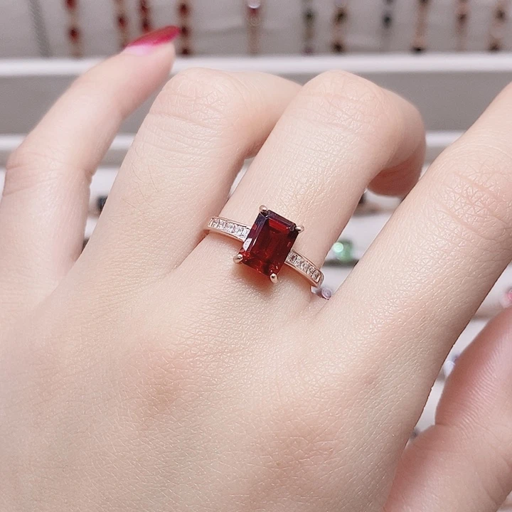 银S925镶嵌戒指石榴石戒指
