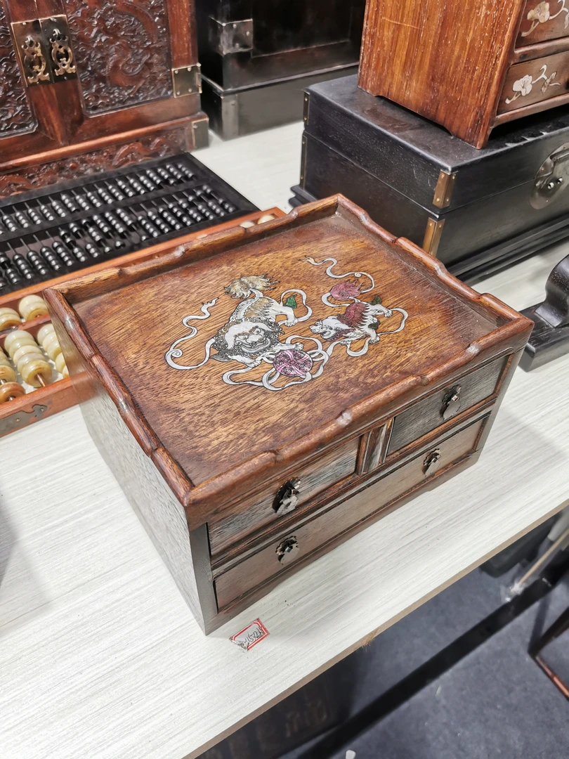 都城盒三抽屉狮子滚绣球