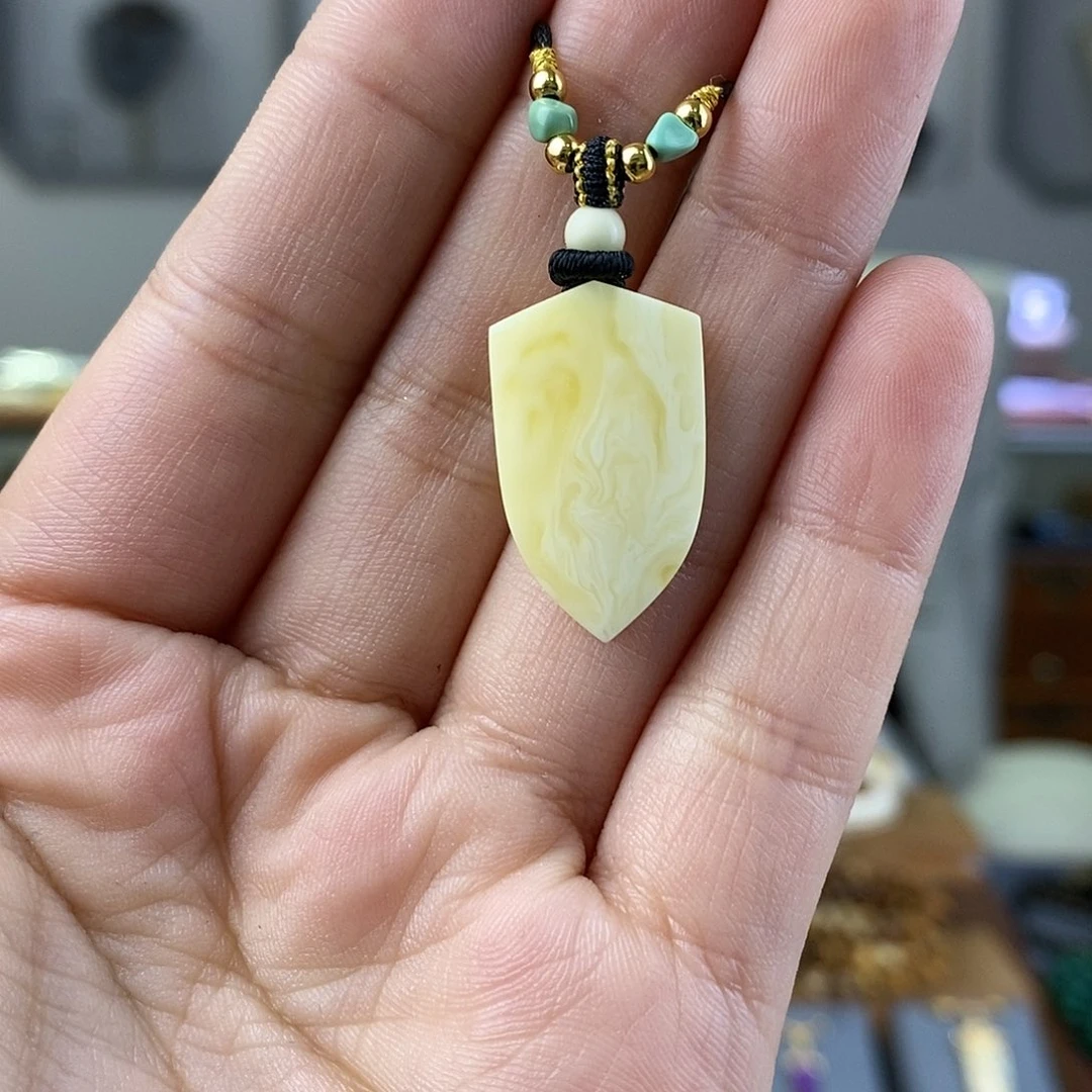 琥珀珠宝奇石未镶嵌蜜蜡盾牌