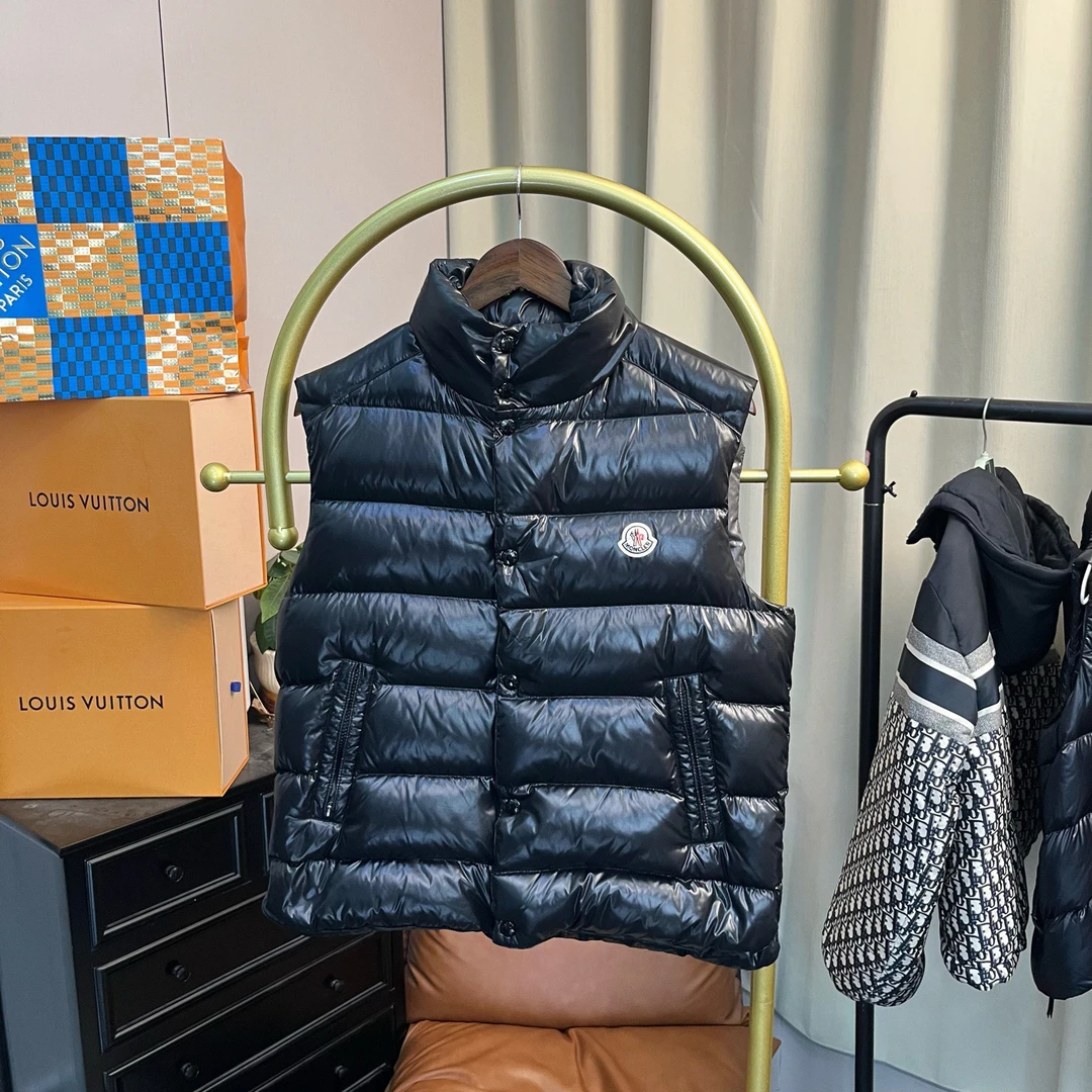 99新 MONCLER 黑色tibb羽绒马甲  1码