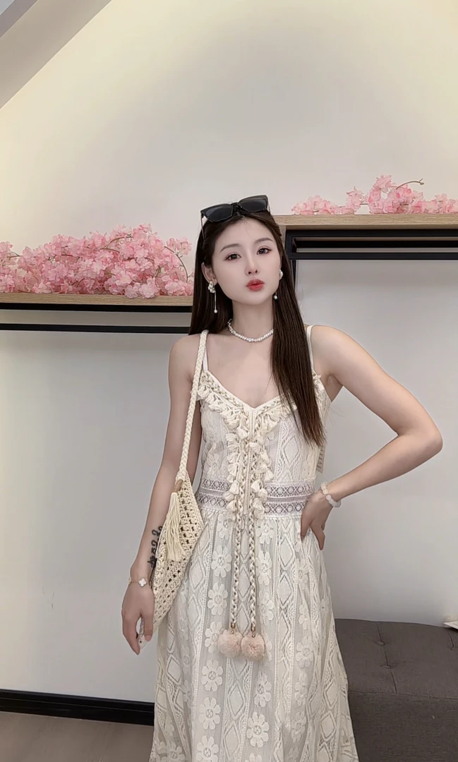 波西米亚风吊带裙收腰连衣裙小众裙子蕾丝气质吊带裙甜美性感法式