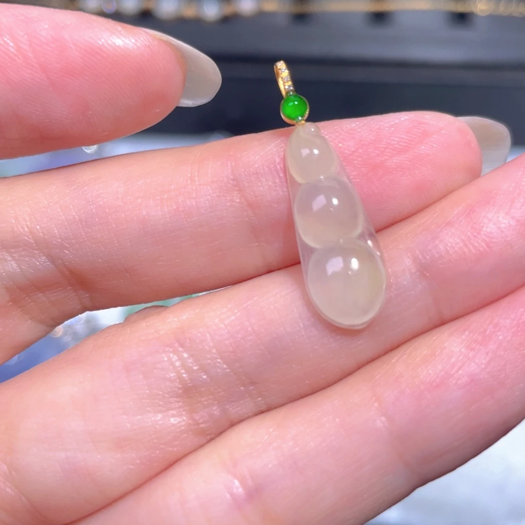 颈饰18K金镶嵌翡翠翡翠