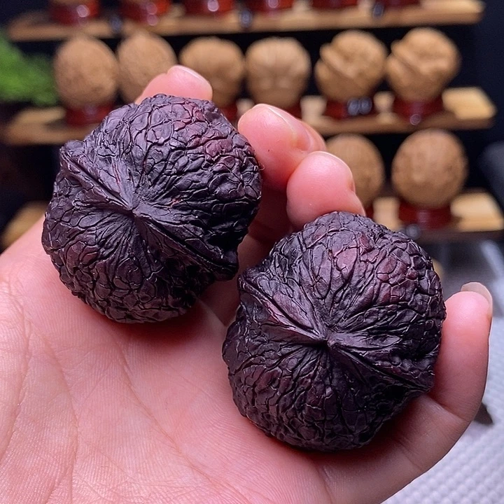 文玩核桃吊坠七彩金丝绣球15