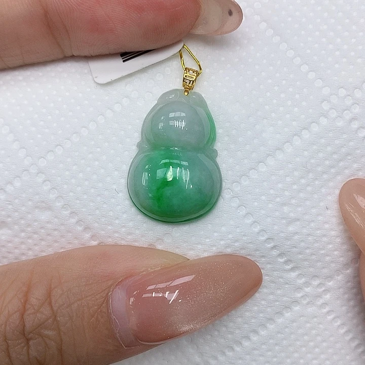 颈饰18K金镶嵌翡翠