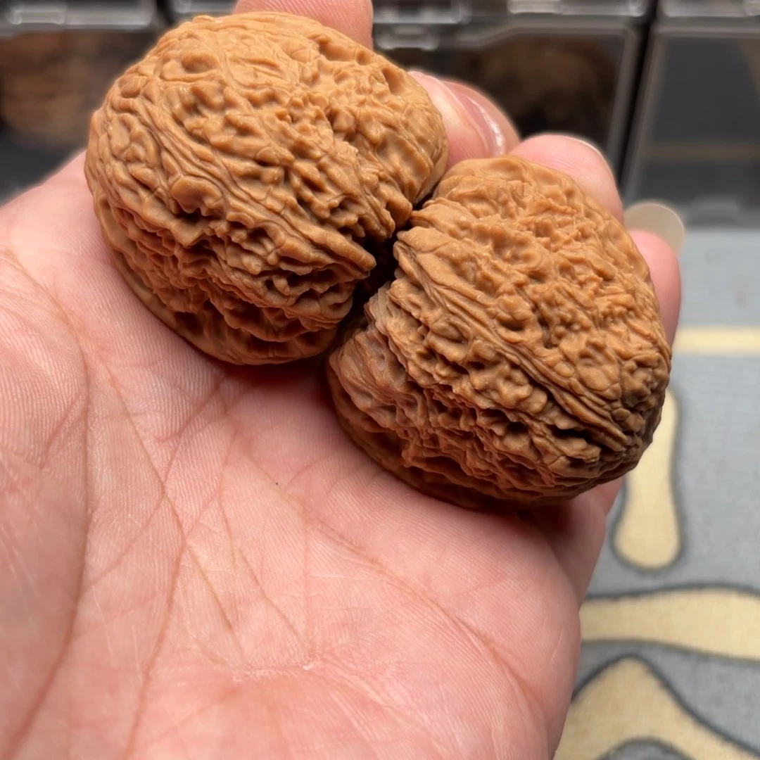 文玩核桃把件柳**W南疆石