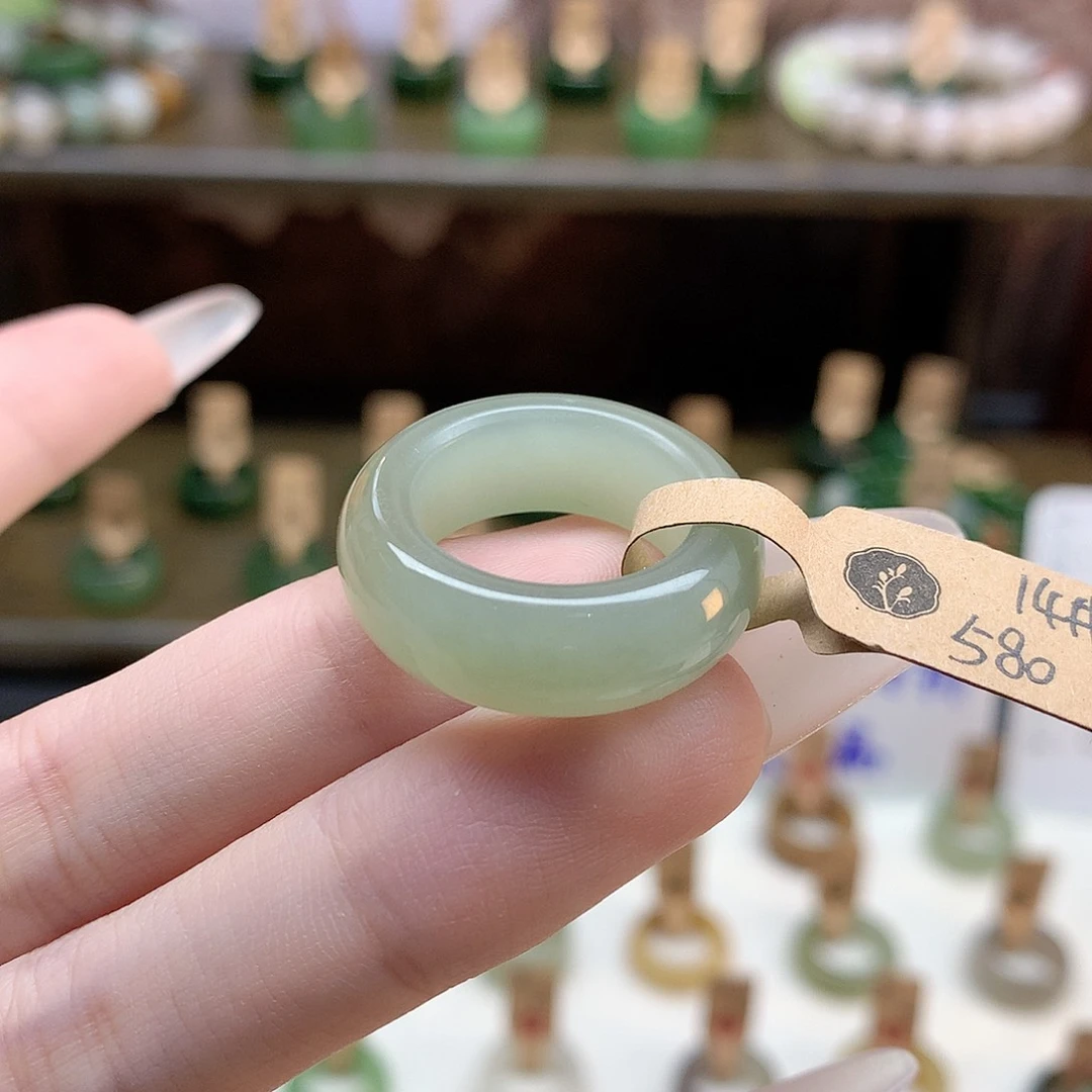 和田玉戒指未镶嵌晴水芙蓉