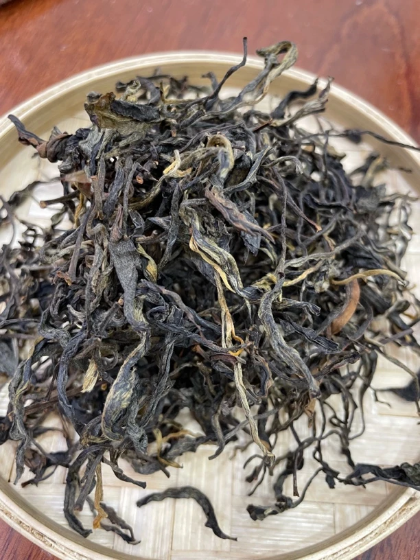 2025年云南临沧头春花香蜜甜晒红滇红茶袋装200克