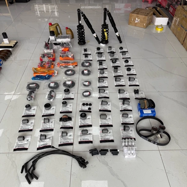 三菱帕杰罗V73，V77、V87、V93、V97基础整备七件减震器汽车减震器