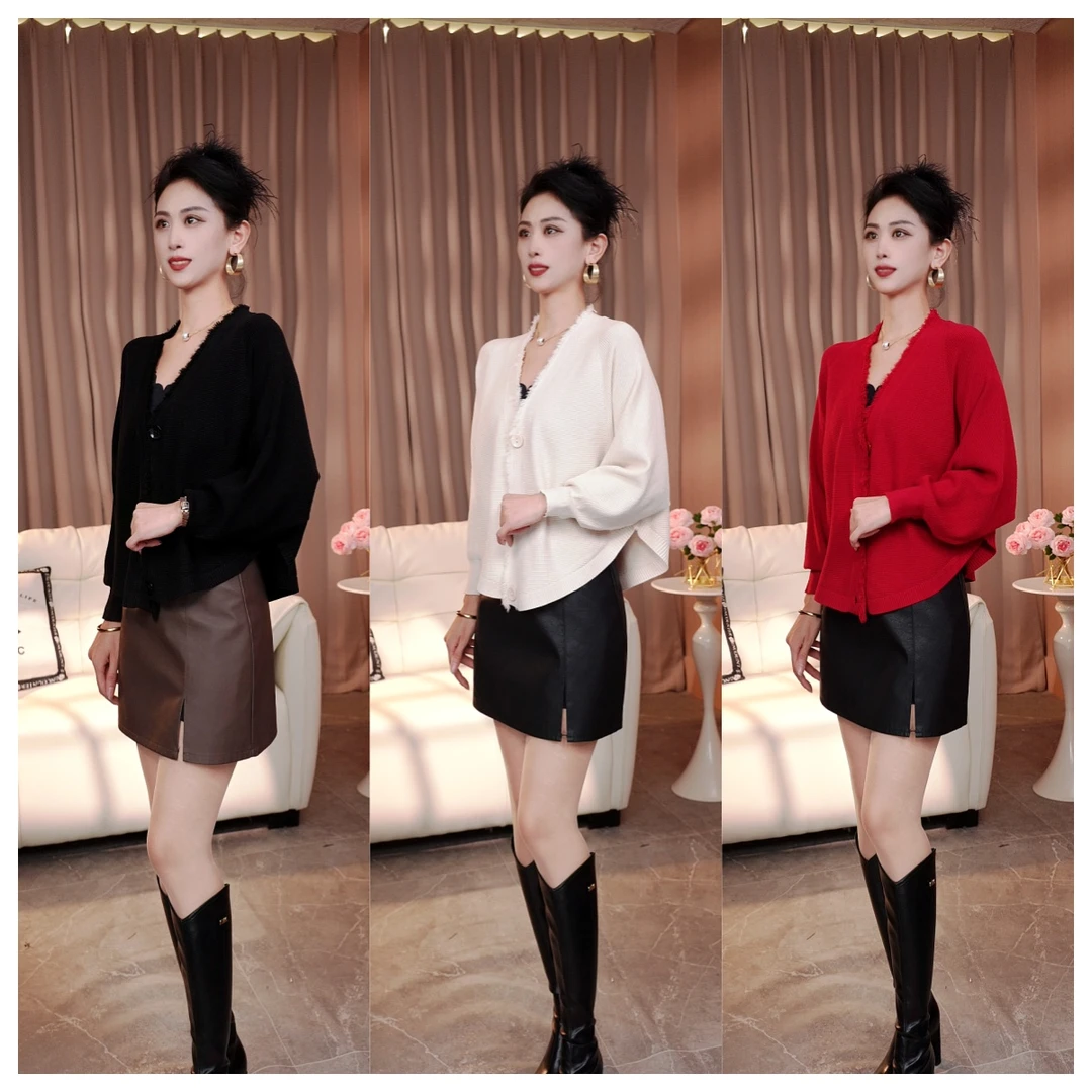 2025秋季新款时尚洋气优雅流苏V领设计开衫百搭蝙蝠袖针织衫