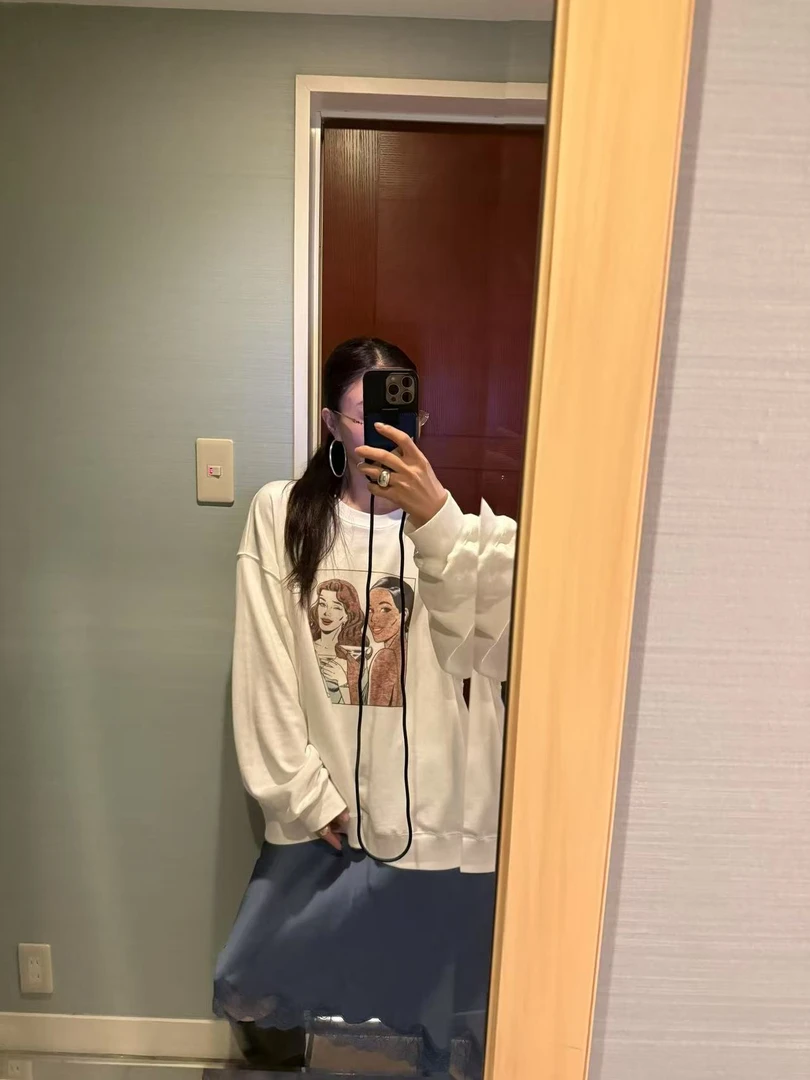 329ARE卡通美女圆领卫衣 韩国正品（no退换）