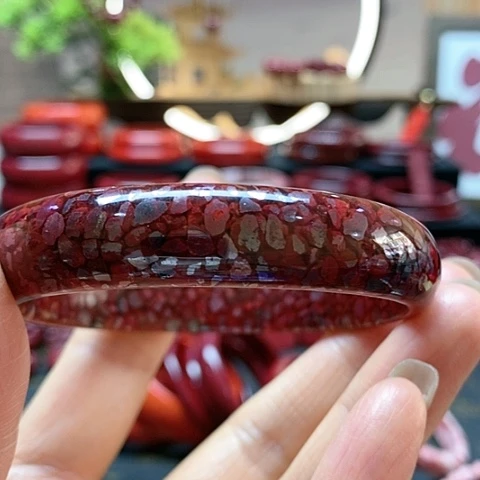 天然辰砂晶体半透手镯