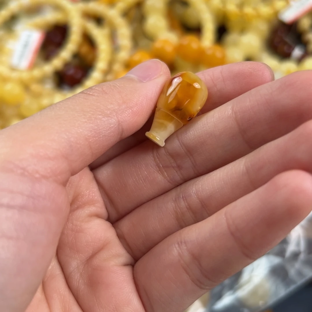 琥珀未镶嵌珠宝奇石