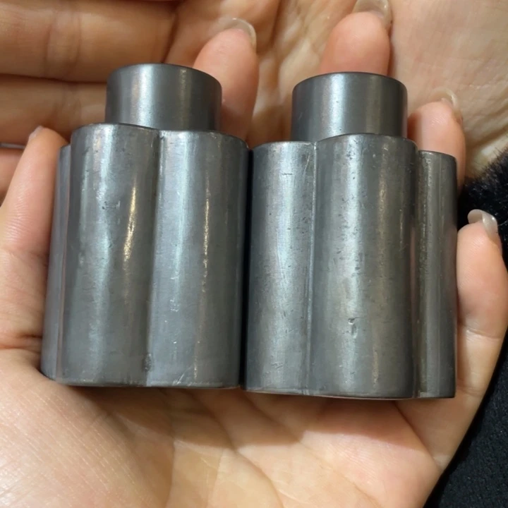 两个花型茶叶罐茶道具摆件