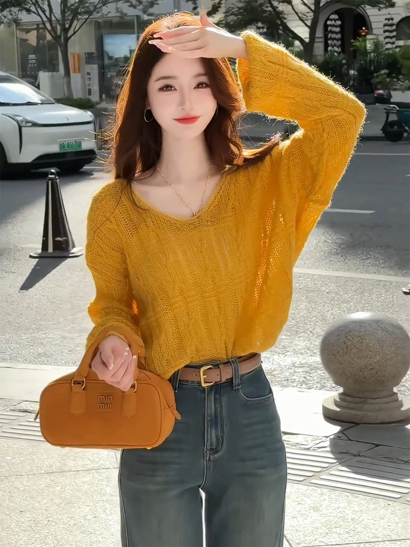 秋季韩系气质穿搭上衣慵懒高级感小众不撞款多巴胺黄色针织毛衣女