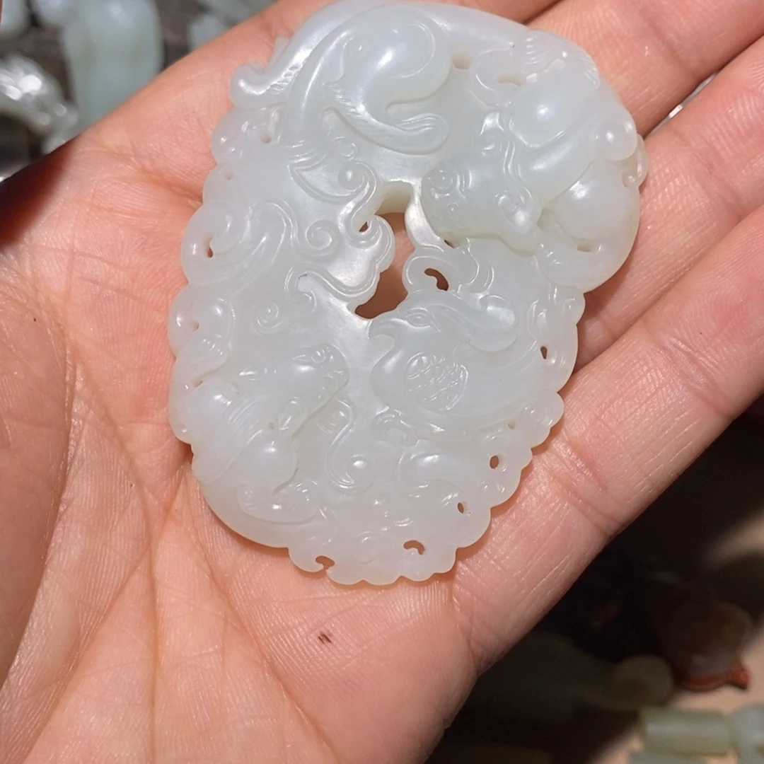 和田玉颈饰未镶嵌龍*