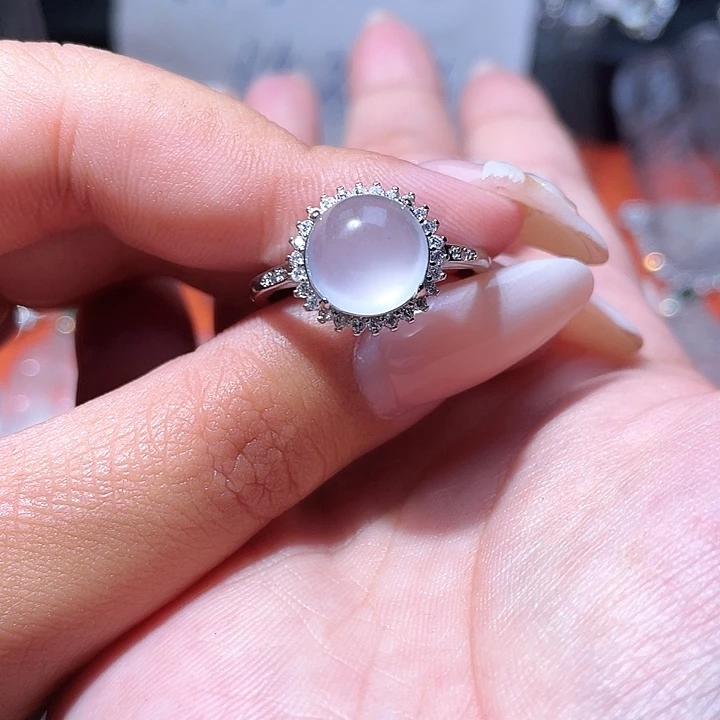 石英质玉未镶嵌颈饰