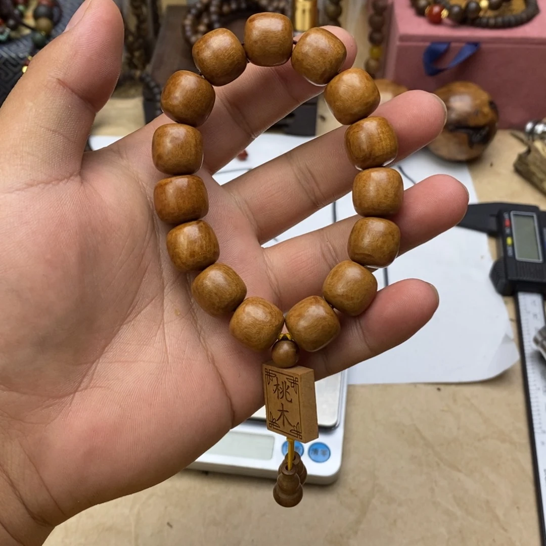 大叶紫檀（黑酸枝木类）