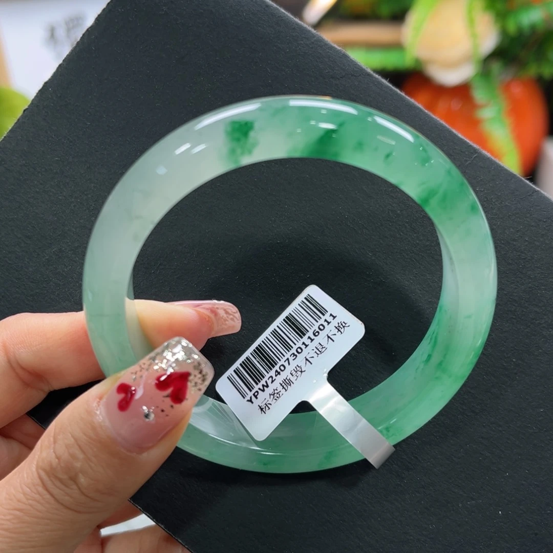 石英质玉手镯未镶嵌➕周周58